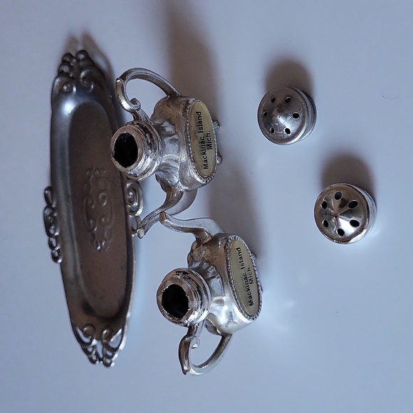 Vintage Cast Metal Mackinac Island Teapot Salt and Pepper Shakers w/ Underplate - Picture 10 of 16